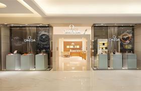 欧米茄表蒙有划痕解决方法