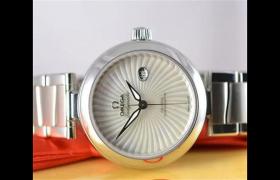 欧米茄手表型号在哪个位置